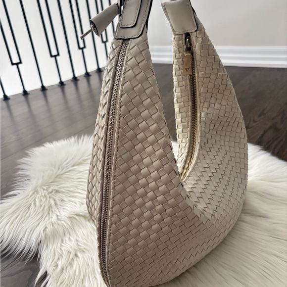 Guess Zoia Woven Hobo Bag - Picture 6 of 12